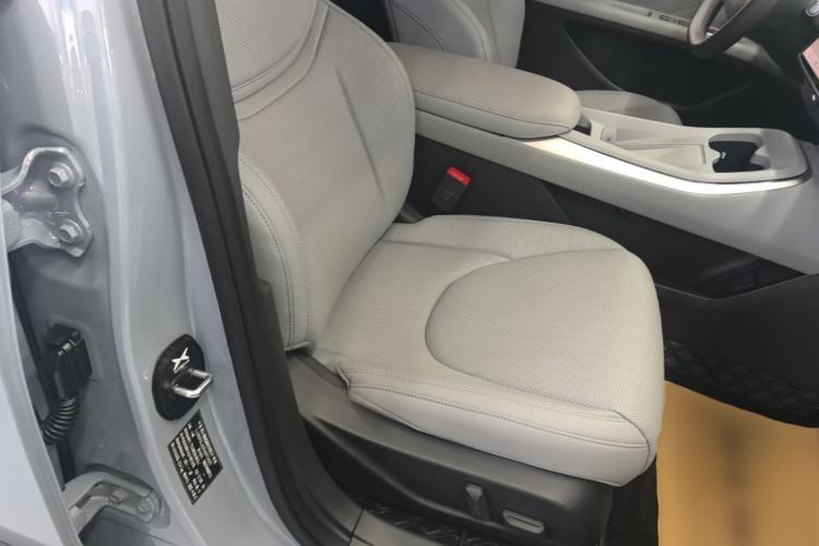 Used XPeng MONA M03 2025 600 with Ultra-Long Range Max Right Front Seat