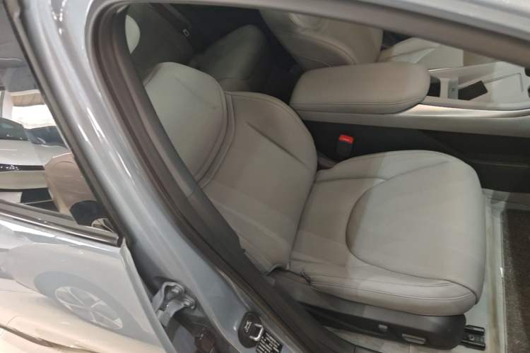 Used XPeng MONA M03 2025 600 with Ultra-Long Range Max Right Front Seat