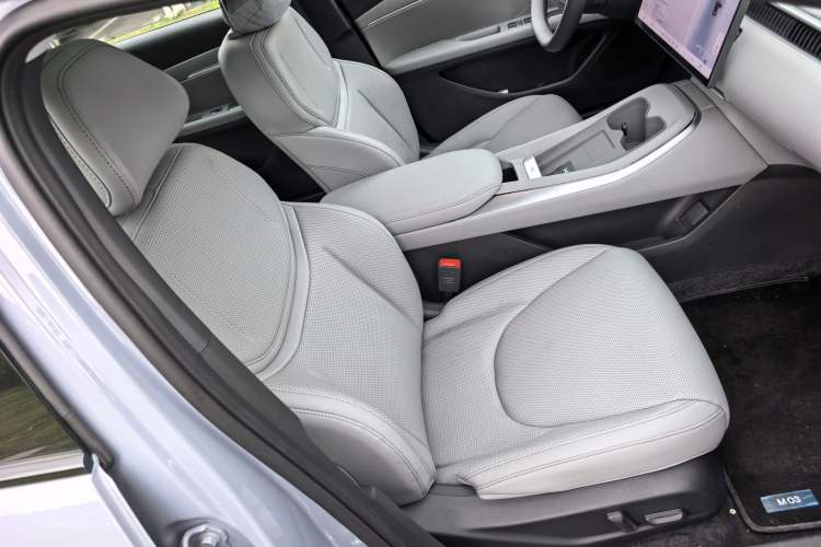 Used XPeng MONA M03 2025 600 with Ultra-Long Range Max Right Front Seat