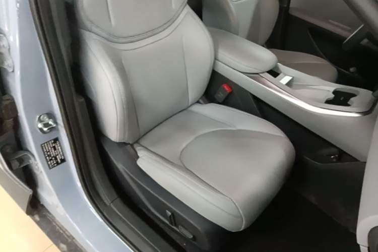 Used XPeng MONA M03 2025 600 with Ultra-Long Range Max Right Front Seat