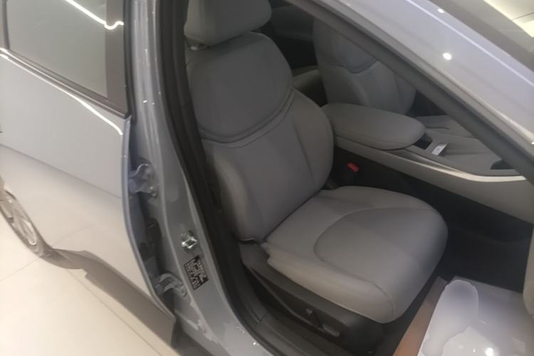 Used XPeng MONA M03 2025 600 with Ultra-Long Range Max Right Front Seat