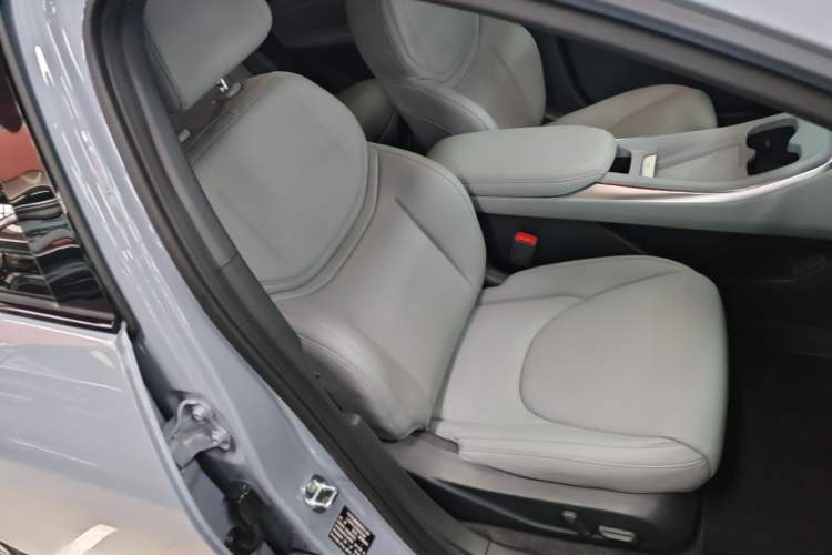 Used XPeng MONA M03 2025 600 with Ultra-Long Range Max Right Front Seat