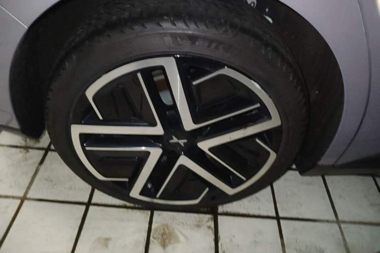 Used XPeng MONA M03 2025 600 with Ultra-Long Range Max Right Rear Wheel Hub