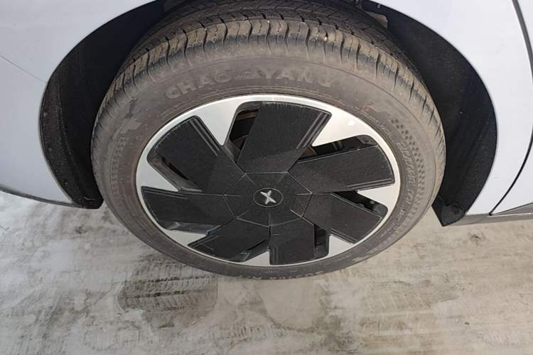 Used XPeng MONA M03 2025 600 with Ultra-Long Range Max Right Rear Wheel Hub