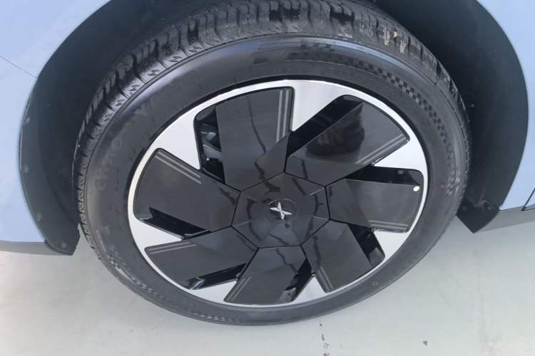 Used XPeng MONA M03 2025 600 with Ultra-Long Range Max Right Rear Wheel Hub