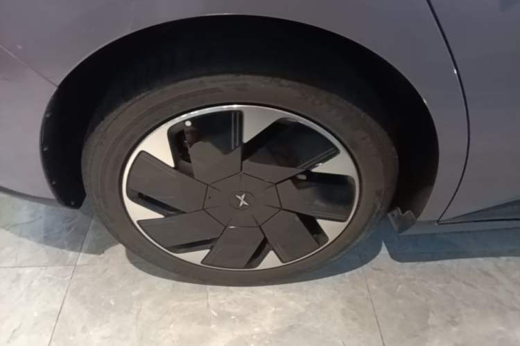Used XPeng MONA M03 2025 600 with Ultra-Long Range Max Right Rear Wheel Hub