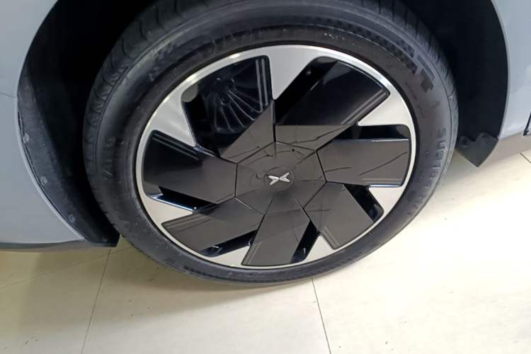 Used XPeng MONA M03 2025 600 with Ultra-Long Range Max Right Rear Wheel Hub