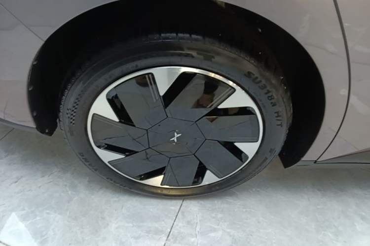 Used XPeng MONA M03 2025 600 with Ultra-Long Range Max Right Rear Wheel Hub