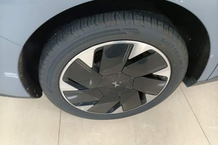 Used XPeng MONA M03 2025 600 with Ultra-Long Range Max Right Rear Wheel Hub