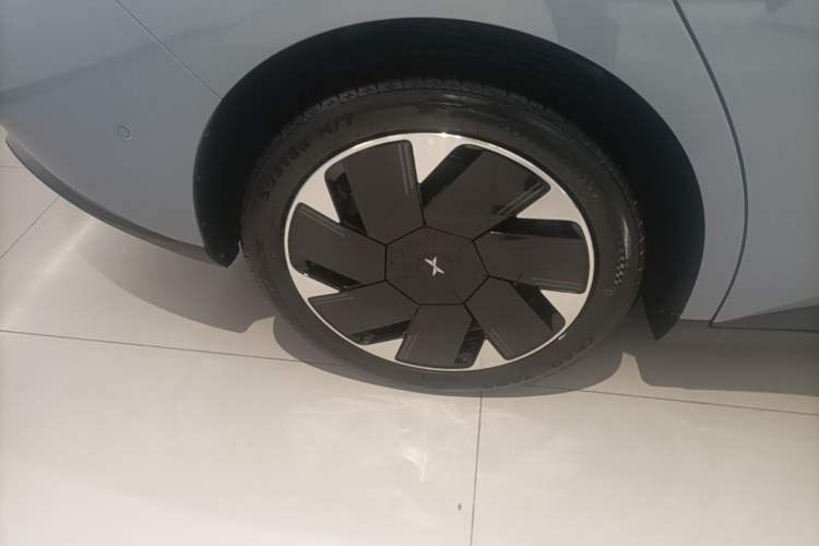 Used XPeng MONA M03 2025 600 with Ultra-Long Range Max Right Rear Wheel Hub