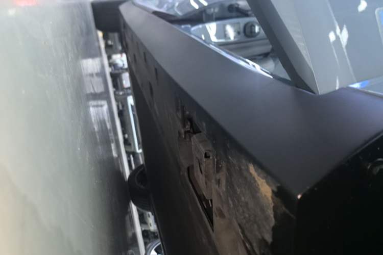 Used XPeng MONA M03 2025 600 with Ultra-Long Range Max Right Side Sill