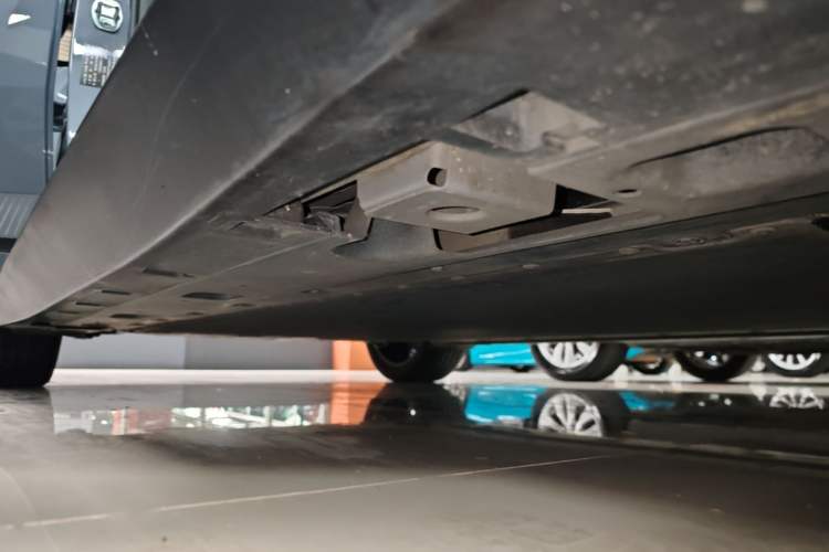 Used XPeng MONA M03 2025 600 with Ultra-Long Range Max Right Side Sill