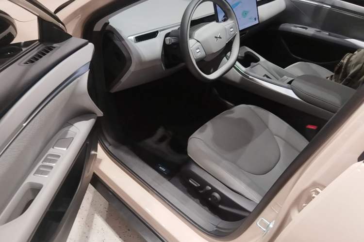 Used XPeng MONA M03 2025 600 with Ultra-Long Range Max Driver Seat
