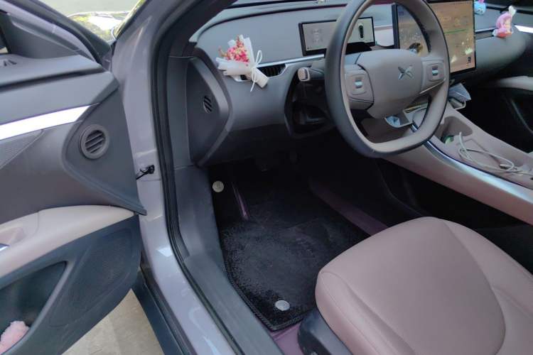 Used XPeng MONA M03 2025 600 with Ultra-Long Range Max Driver Seat