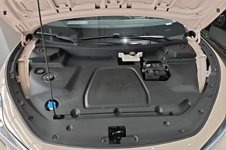 Used XPeng MONA M03 2025 600 with Ultra-Long Range Max Engine Bay