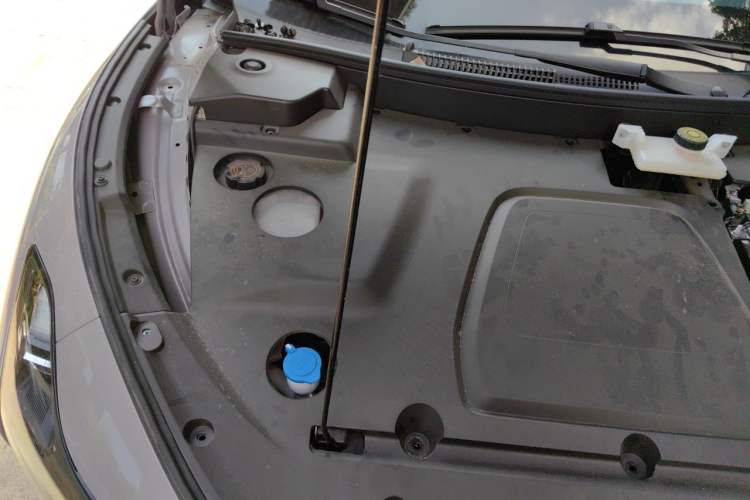 Used XPeng MONA M03 2025 600 with Ultra-Long Range Max Engine Bay Right