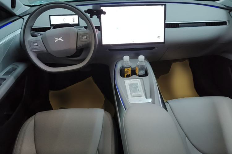 Used XPeng MONA M03 2025 600 with Ultra-Long Range Max Center Console