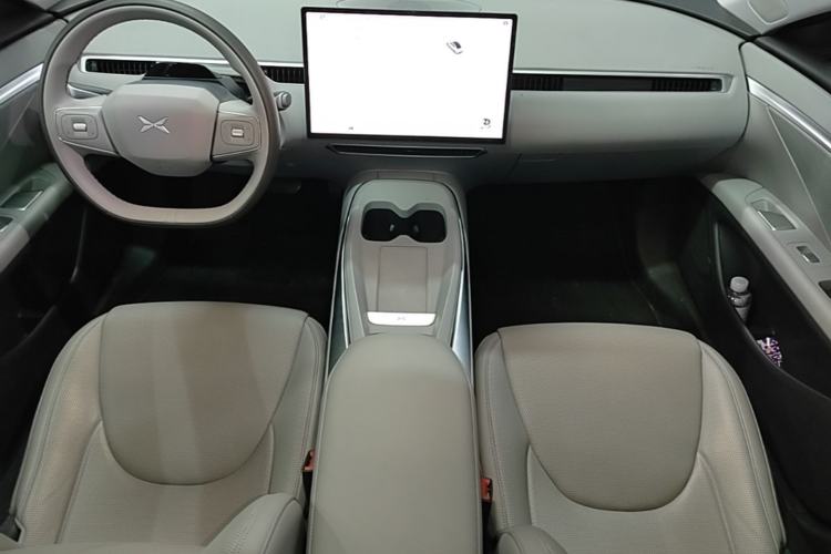 Used XPeng MONA M03 2025 600 with Ultra-Long Range Max Center Console