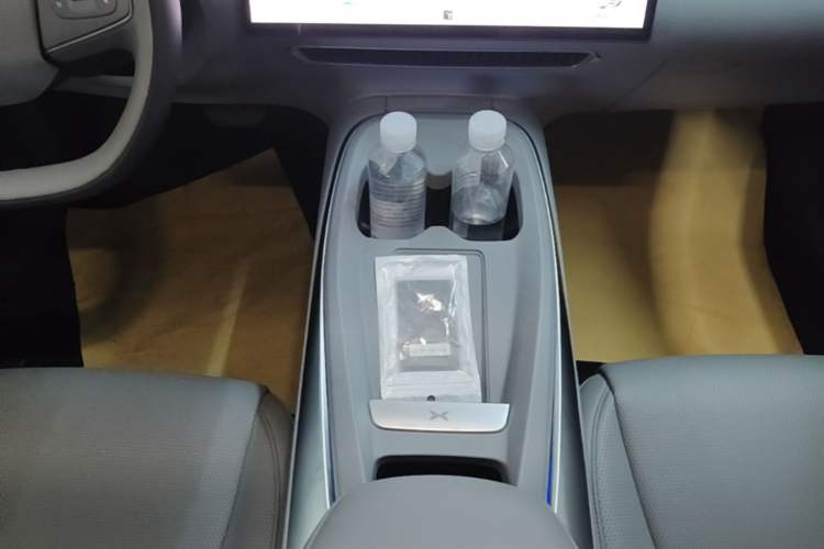 Used XPeng MONA M03 2025 600 with Ultra-Long Range Max Gear Lever