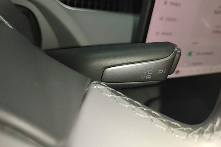 Used XPeng MONA M03 2025 600 with Ultra-Long Range Max Gear Lever