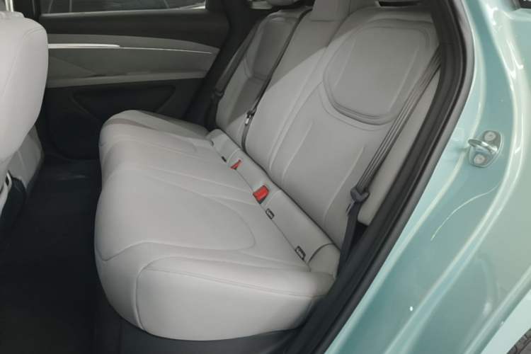 Used XPeng MONA M03 2025 600 with Ultra-Long Range Max Left Rear Seat