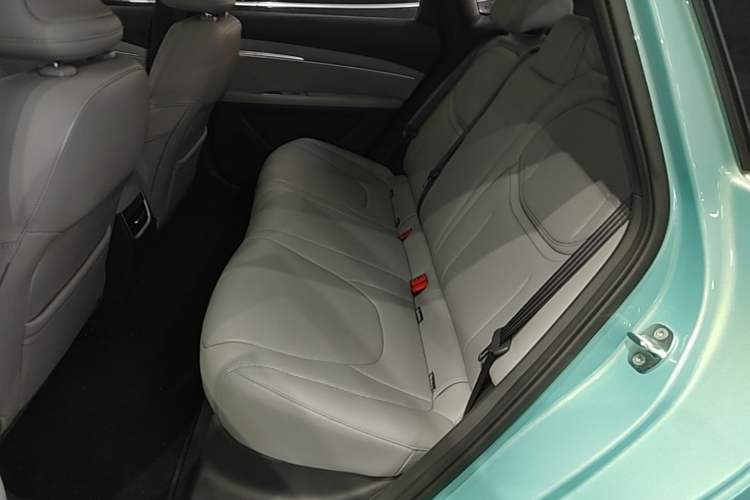 Used XPeng MONA M03 2025 600 with Ultra-Long Range Max Left Rear Seat