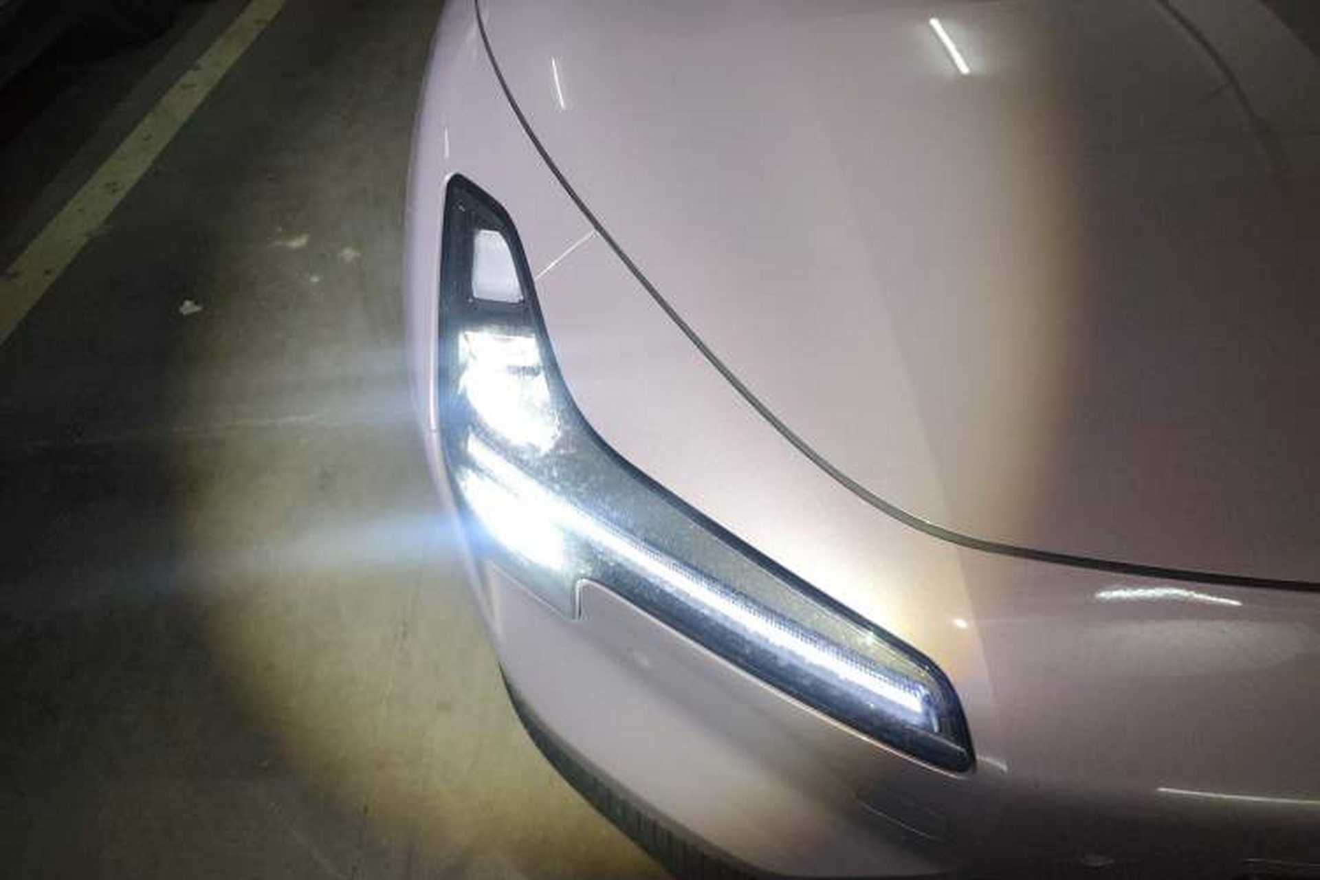 Used XPeng MONA M03 2025 600 with Ultra-Long Range Max Right Front Headlight
