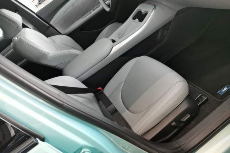 Used XPeng MONA M03 2025 600 with Ultra-Long Range Max Right Front Seat