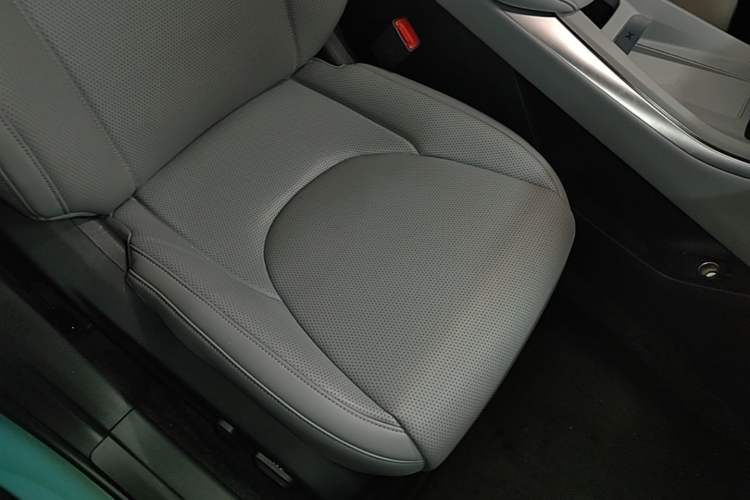 Used XPeng MONA M03 2025 600 with Ultra-Long Range Max Right Front Seat
