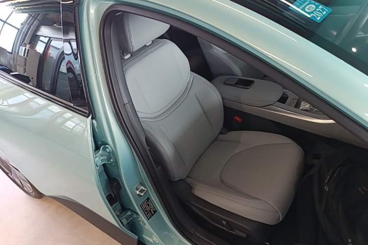 Used XPeng MONA M03 2025 600 with Ultra-Long Range Max Right Front Seat