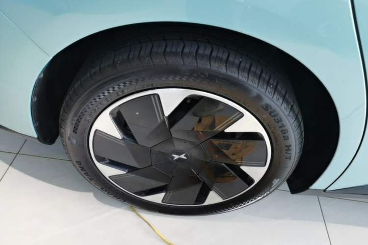 Used XPeng MONA M03 2025 600 with Ultra-Long Range Max Right Rear Wheel Hub