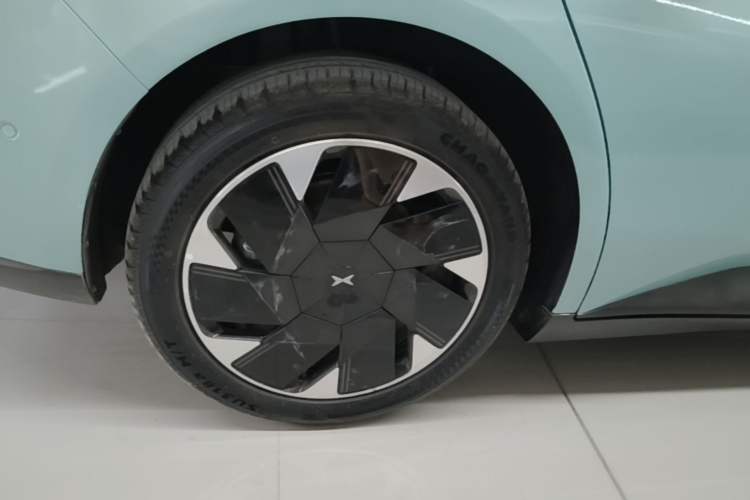 Used XPeng MONA M03 2025 600 with Ultra-Long Range Max Right Rear Wheel Hub