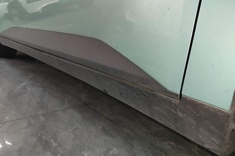 Used XPeng MONA M03 2025 600 with Ultra-Long Range Max Right Side Sill