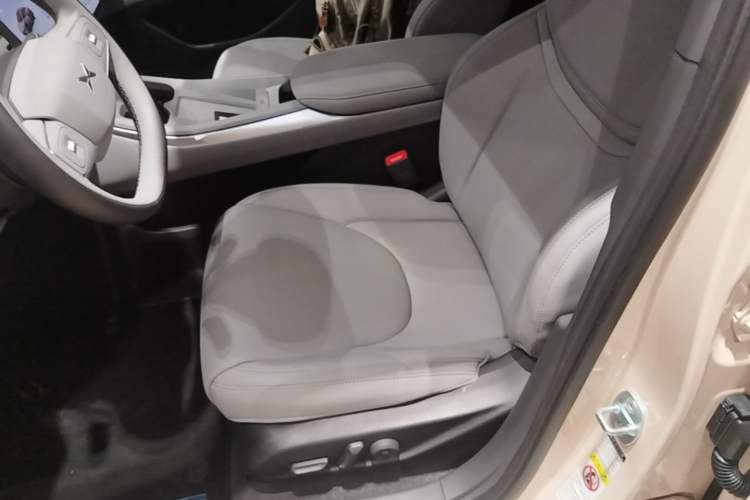 Used XPeng MONA M03 2025 600 with Ultra-Long Range Max Left Front Seat