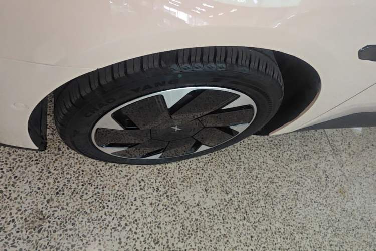 Used XPeng MONA M03 2025 600 with Ultra-Long Range Max Left Front Wheel Hub