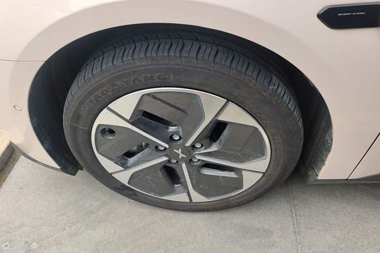 Used XPeng MONA M03 2025 600 with Ultra-Long Range Max Left Front Wheel Hub