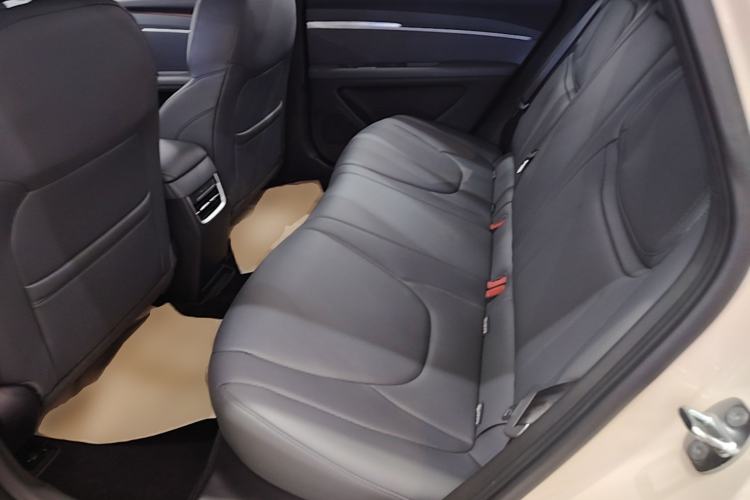 Used XPeng MONA M03 2025 600 with Ultra-Long Range Max Left Rear Seat