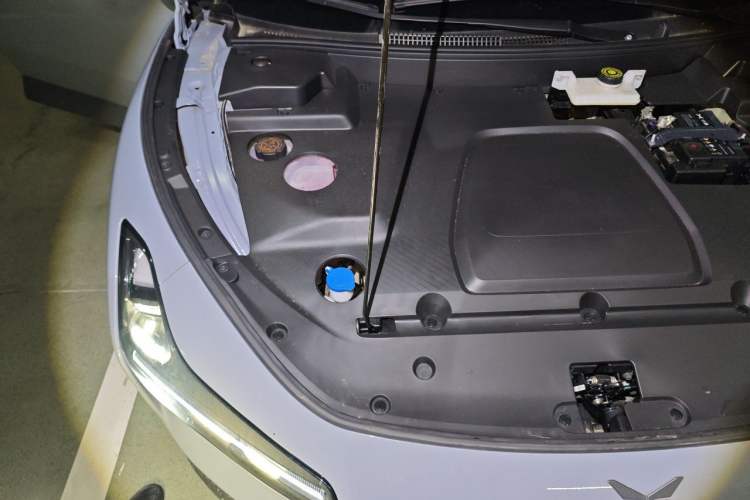 Used XPeng MONA M03 2025 502 Long-Range Max Engine Bay Right