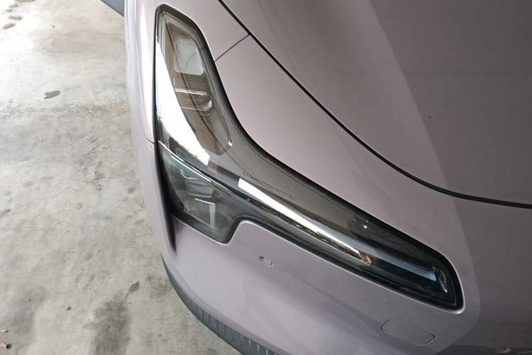 Used XPeng MONA M03 2025 600 with Ultra-Long Range Max Right Front Headlight