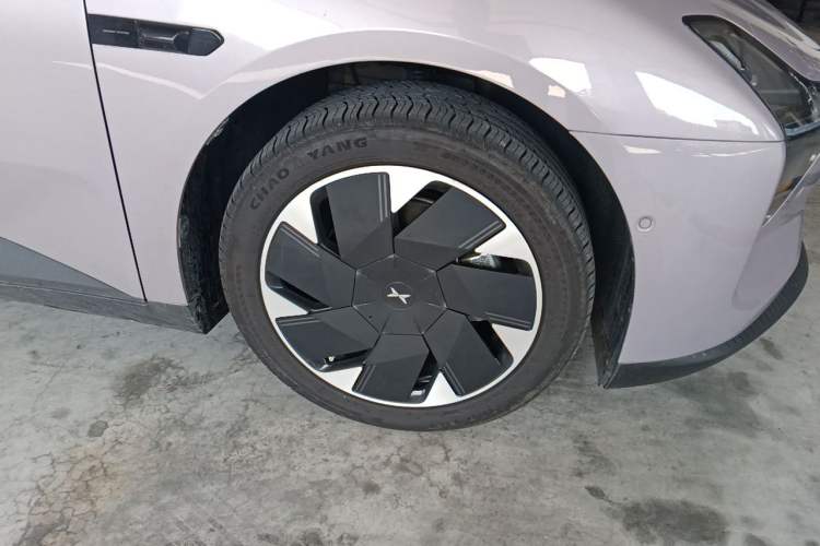 Used XPeng MONA M03 2025 600 with Ultra-Long Range Max Right Front Wheel Hub
