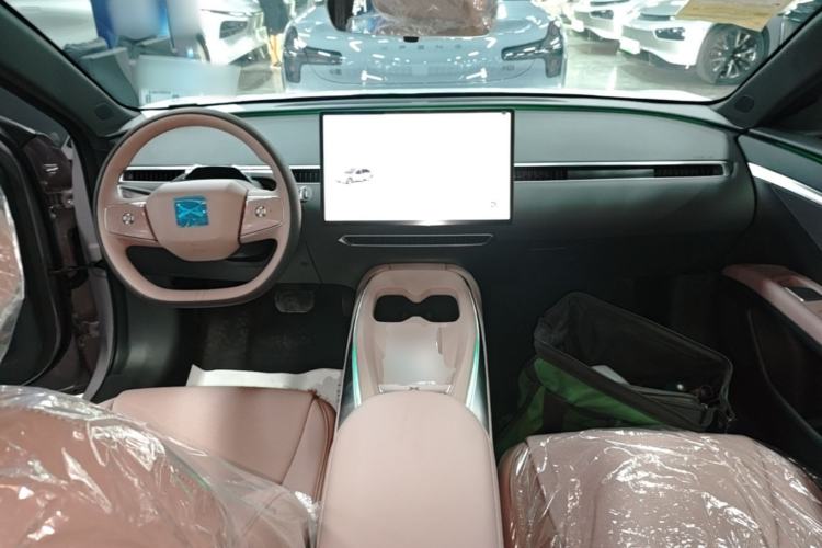Used XPeng MONA M03 2025 515 Long-Range Plus Center Console