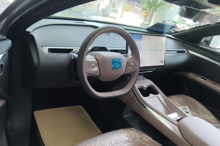 Used XPeng MONA M03 2025 515 Long-Range Plus Center Console