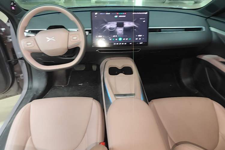 Used XPeng MONA M03 2025 502 Long-Range Max Center Console