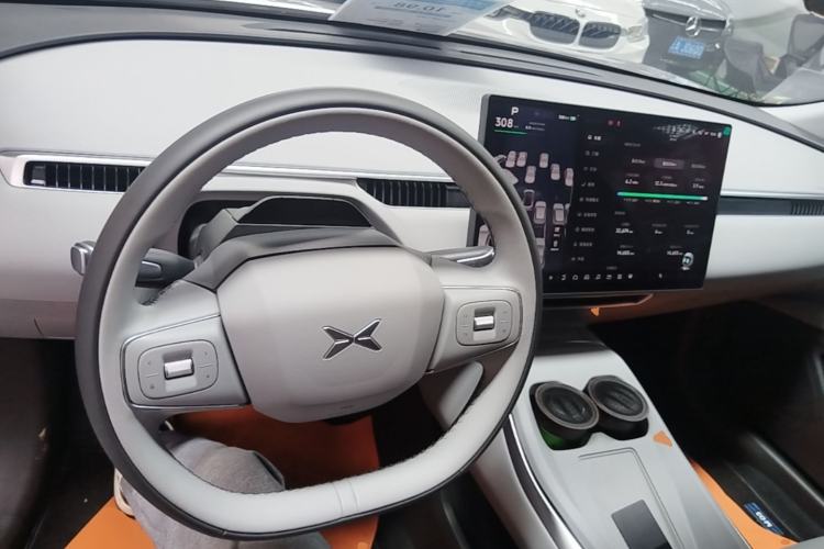 Used XPeng MONA M03 2025 600 with Ultra-Long Range Max Center Console