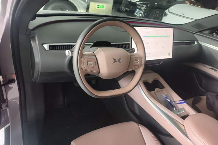 Used XPeng MONA M03 2025 600 with Ultra-Long Range Max Center Console