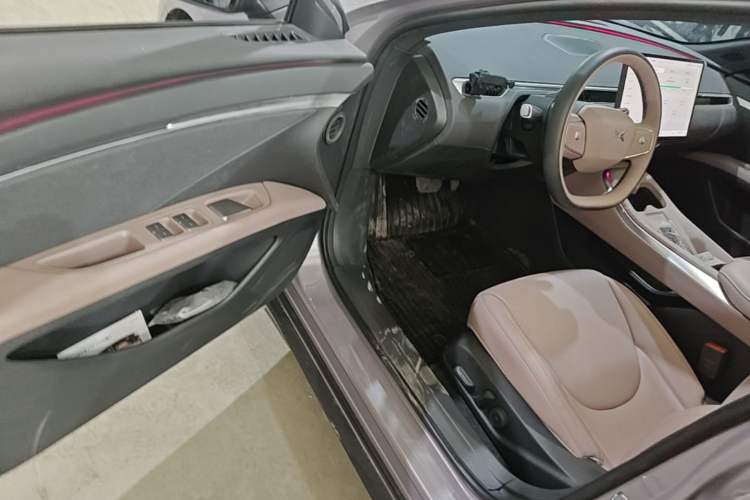 Used XPeng MONA M03 2025 620 Ultra-Long Range Plus Driver Seat