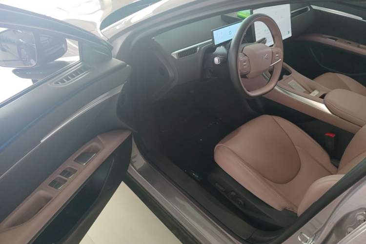 Used XPeng MONA M03 2025 600 with Ultra-Long Range Max Driver Seat