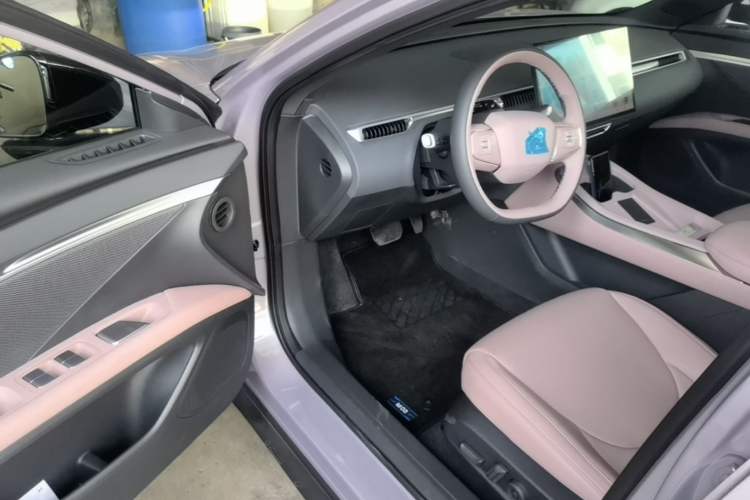 Used XPeng MONA M03 2025 600 with Ultra-Long Range Max Driver Seat