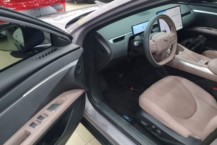 Used XPeng MONA M03 2025 600 with Ultra-Long Range Max Driver Seat