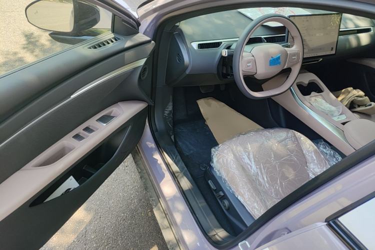 Used XPeng MONA M03 2025 600 with Ultra-Long Range Max Driver Seat